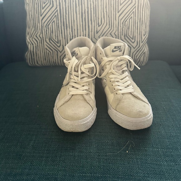 NIKE SB Zoom Blazer Mid Floral - Picture 4 of 4